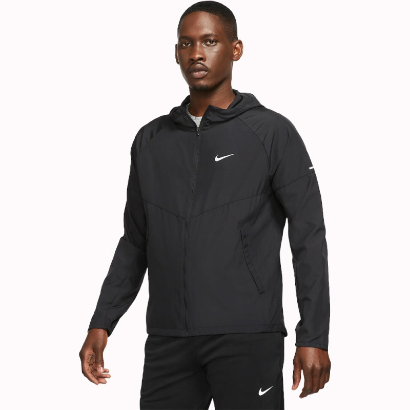 Casaco Nike Masculino Miler S - Preto DD4746-010