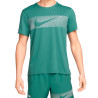 Camiseta Nike Masculino Miler Flash Dri-Fit UV L Verde - FN3051361
